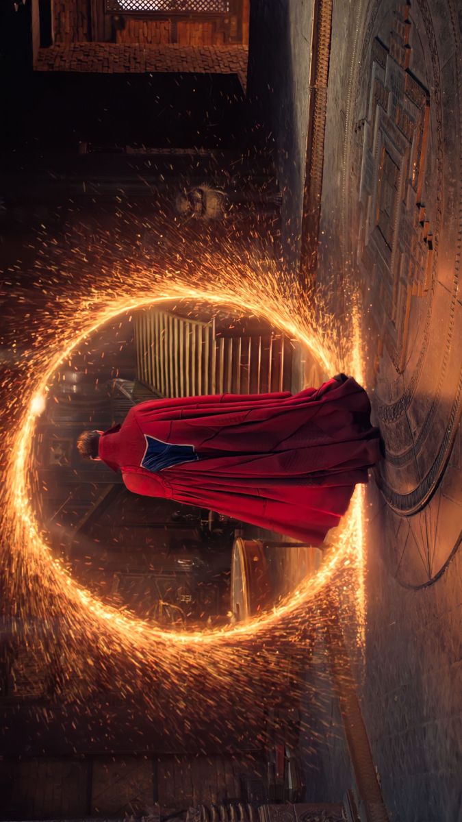 Doctor Strange abriendo un portal en Kamar-Taj